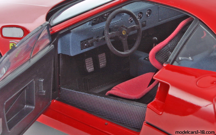 1987 - Ferrari F40 Kyosho 1/18 (Red) Interior dashboard