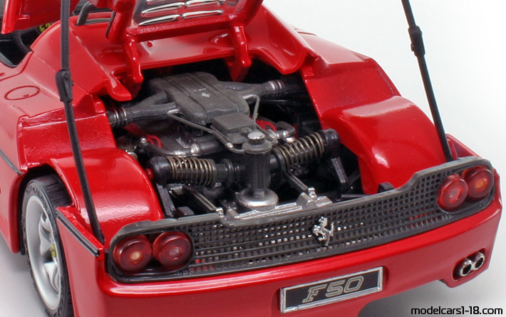 1995 - Ferrari F50 Maisto 1/18 (Rot) Motor
