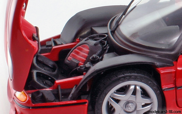 1995 - Ferrari F50 Maisto 1/18 (Rot) Kofferraum / Klappbare Scheinwerfer