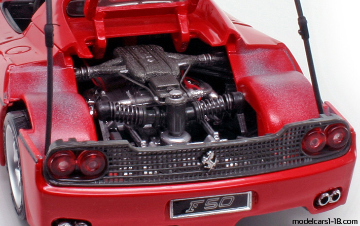1995 - Ferrari F50 Maisto 1/18 (Rot) Motor
