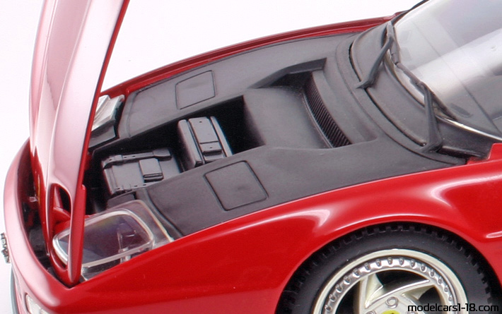 1994 - Ferrari F512M Hot Wheels 1/18 (Rot) Kofferraum / Klappbare Scheinwerfer