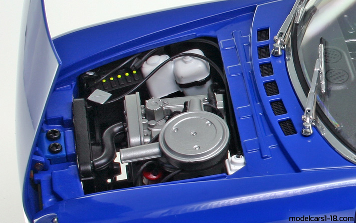 1970 - Fiat 124 Spider Sun Star 1/18 (Blau) Motor