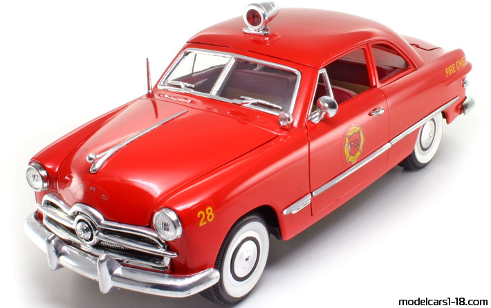 1949 - Ford Coupe Fire Dept Mira 1/18 - Vorne linke Seite