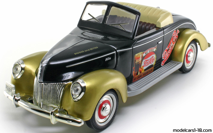 1940 - Ford Deluxe Golden Wheel Diecast 1/20 - Vorne linke Seite