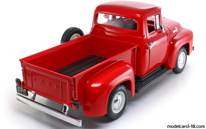 1956 - Ford F-100 Welly 1/18 (Червен) Задна дясна страна