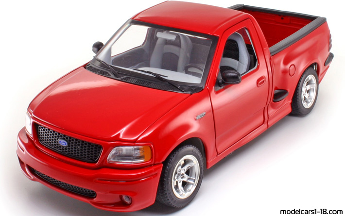 1999 - Ford F-150 SVT Lightning Bburago 1/21 - Vorne linke Seite