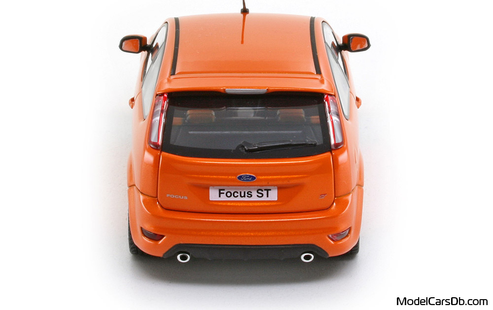 2008 - Ford Focus ST Minichamps 1/43 (Orange) Rear end