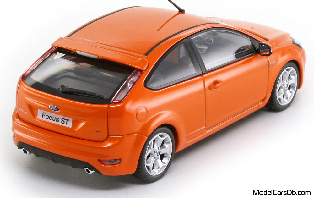 2008 - Ford Focus ST Minichamps 1/43 (Orange) Rear right side