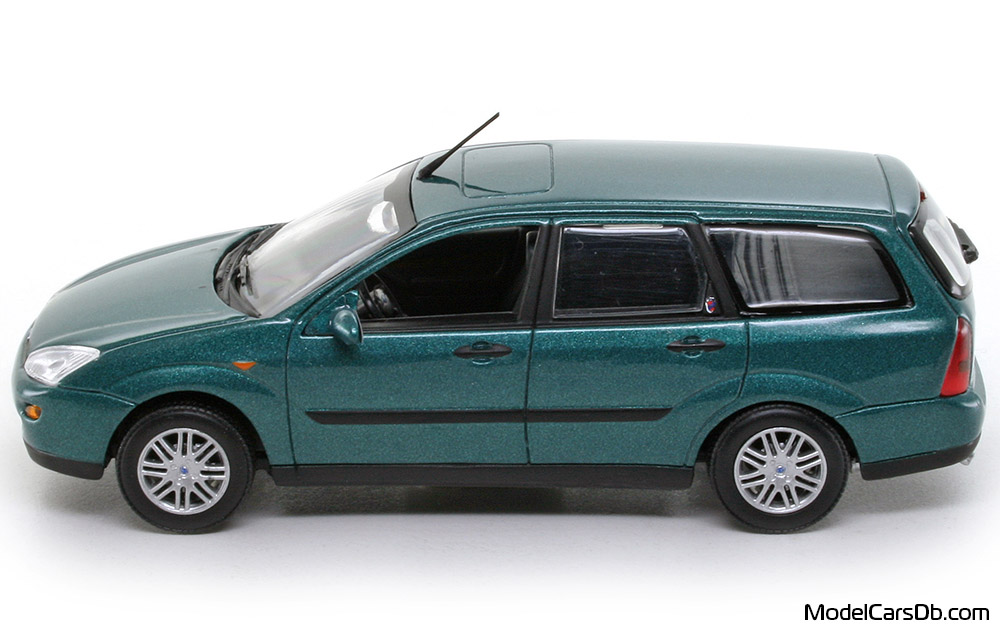 1998 - Ford Focus Turnier Minichamps 1/43 (Зелен) Страна