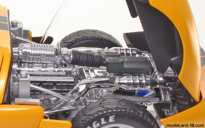 2003 - Ford GT Concept Beanstalk 1/18 (Yellow / Black) Engine