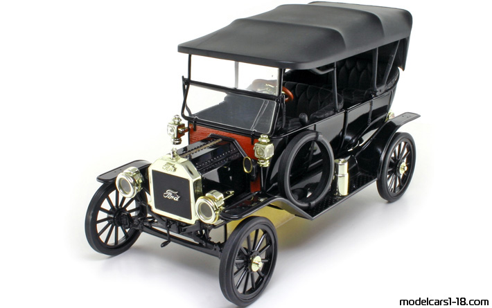 1908 - Ford Model T Universal Hobbies 1/18 - Vorne linke Seite