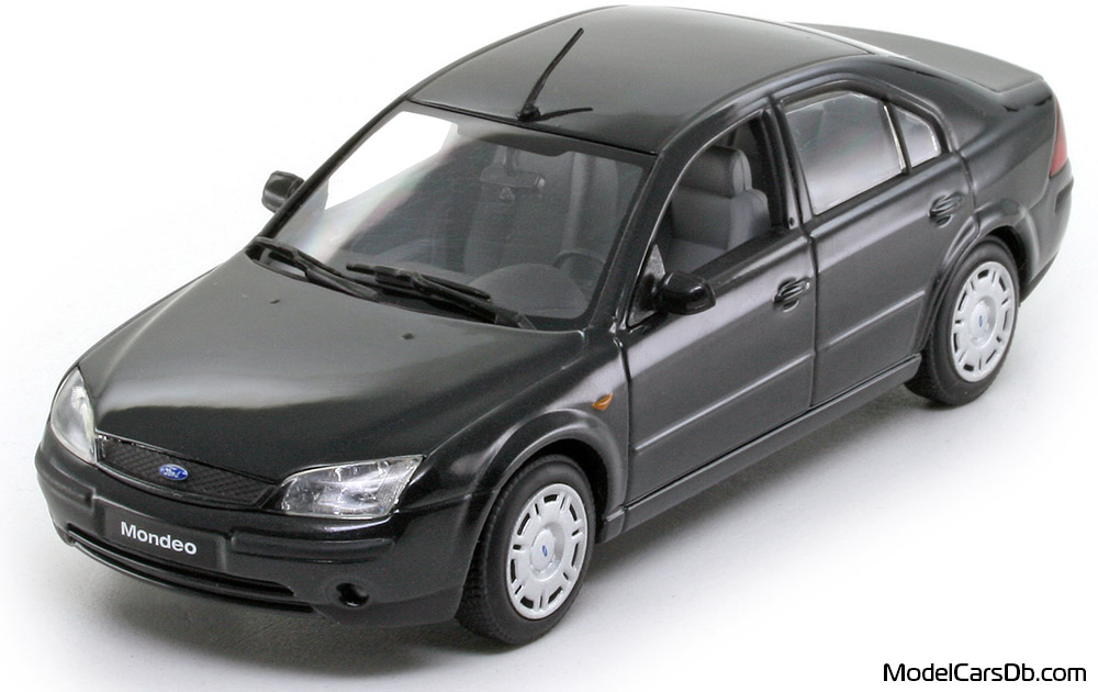 Ford Mondeo (sedan) 2001 Minichamps 1:43