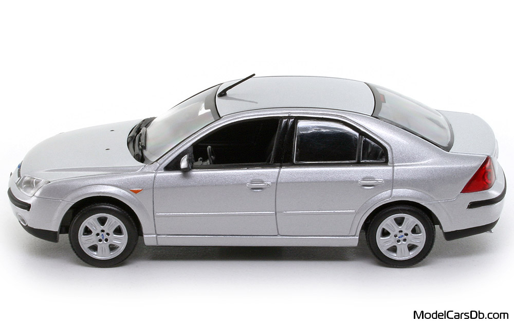 2001 - Ford Mondeo Minichamps 1/43 (Silver) Side