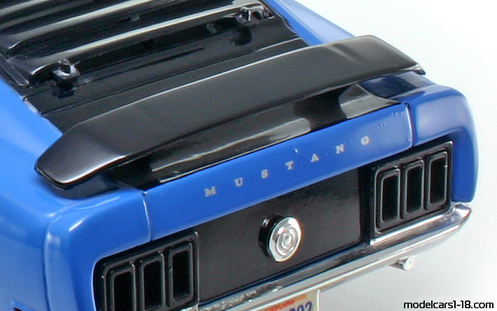 1970 - Ford Mustang Boss 302 ERTL 1/18 (Blue / Black) Other details