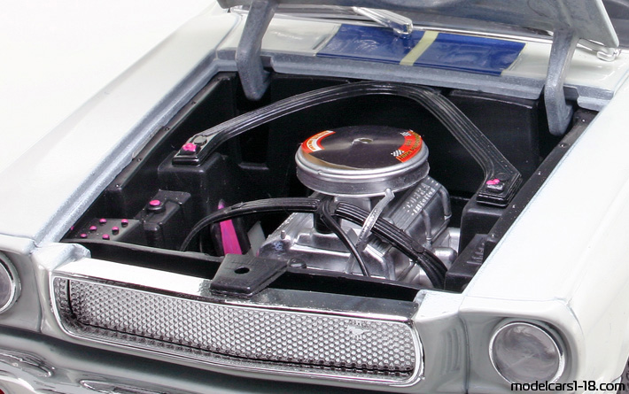 1965 - Ford Mustang Shelby GT350 Jouef Evolution 1/18 (Weiß / Blau) Motor