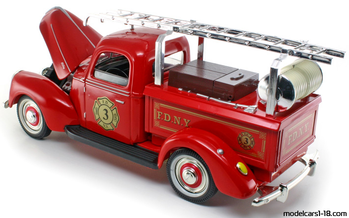 1940 - Ford Pickup Fire Dept Truck Golden Wheel Diecast 1/20 (Rot) Zu öffnende Teile