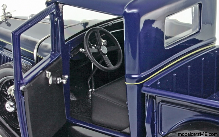 1931 - Ford Pickup (Model A) Signature Models 1/18 (Blau / Schwarz) Innenraum Armaturenbrett
