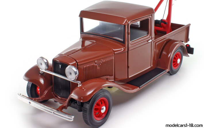 1934 - Ford Pickup (Model BB) Road Legends 1/18 - Vorne linke Seite