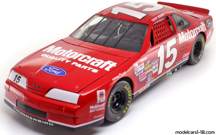 1992 - Ford Thunderbird Nascar ERTL 1/18 - Передняя левая сторона