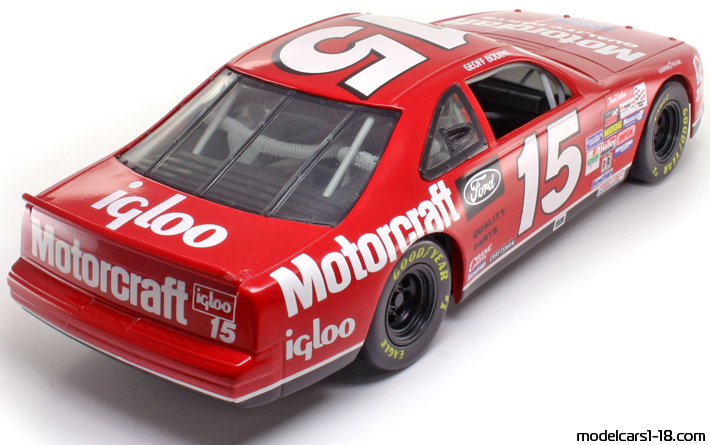1992 - Ford Thunderbird Nascar ERTL 1/18 (Rot / Weiß) Hinten rechte seite