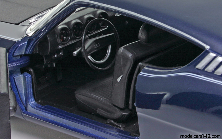 1969 - Ford Torino Talladega Maisto 1/18 (Blau / Schwarz) Innenraum Armaturenbrett