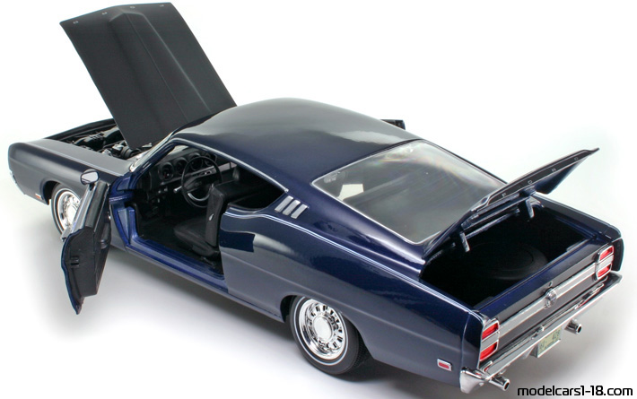 1969 - Ford Torino Talladega Maisto 1/18 (Blau / Schwarz) Zu öffnende Teile