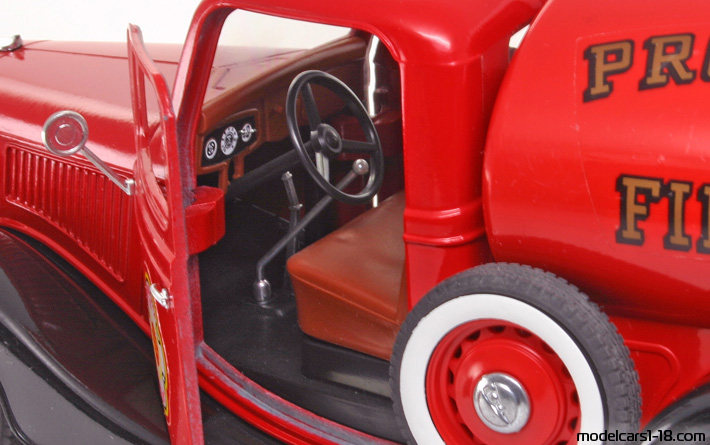 1936 - Ford V8 Tanker Solido 1/19 (Rot / Schwarz) Innenraum Armaturenbrett