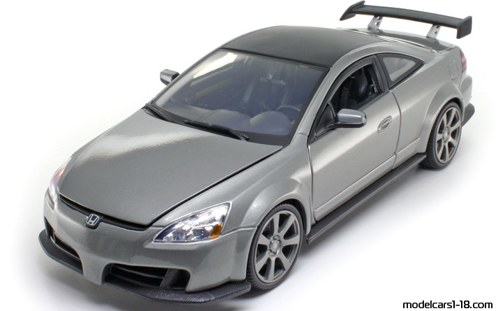 2002 - Honda Accord Custom Tunner Motor Max 1/18 (Grey / Black) Front left side