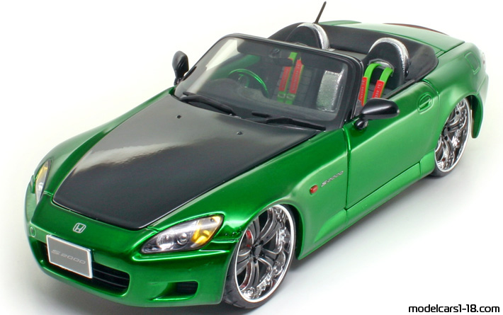 1999 - Honda S2000 Maisto 1/18 - Предна лява страна