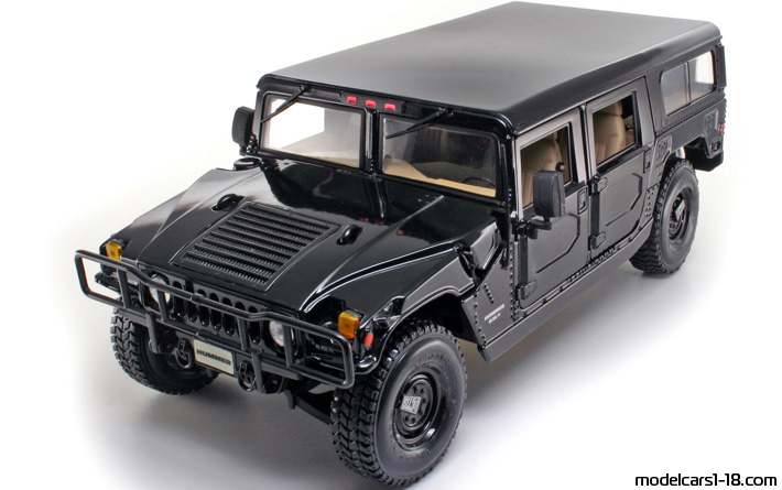 2000 - Hummer H1 Wagon Maisto 1/18 (Black) Vorne linke Seite