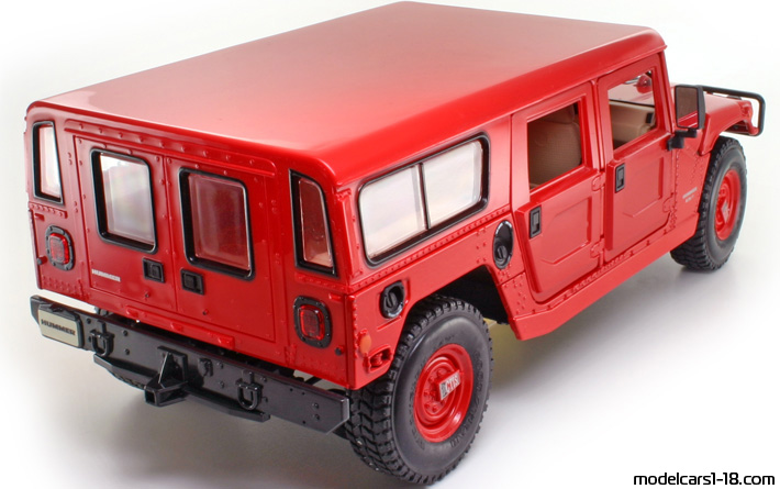 2000 - Hummer H1 Wagon Maisto 1/18 (Rot) Hinten rechte seite