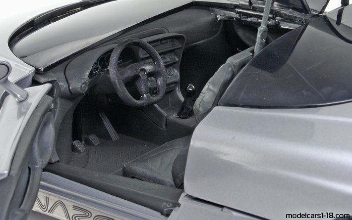1991 - Italdesign Nazca M12 Concept Revell 1/18 (Silver) Interior dashboard