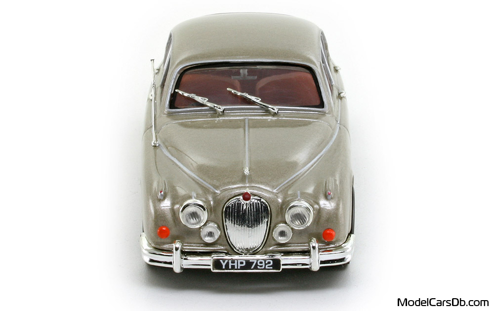 1960 - Jaguar Mark II Vitesse 1/43 (Gold) Front end