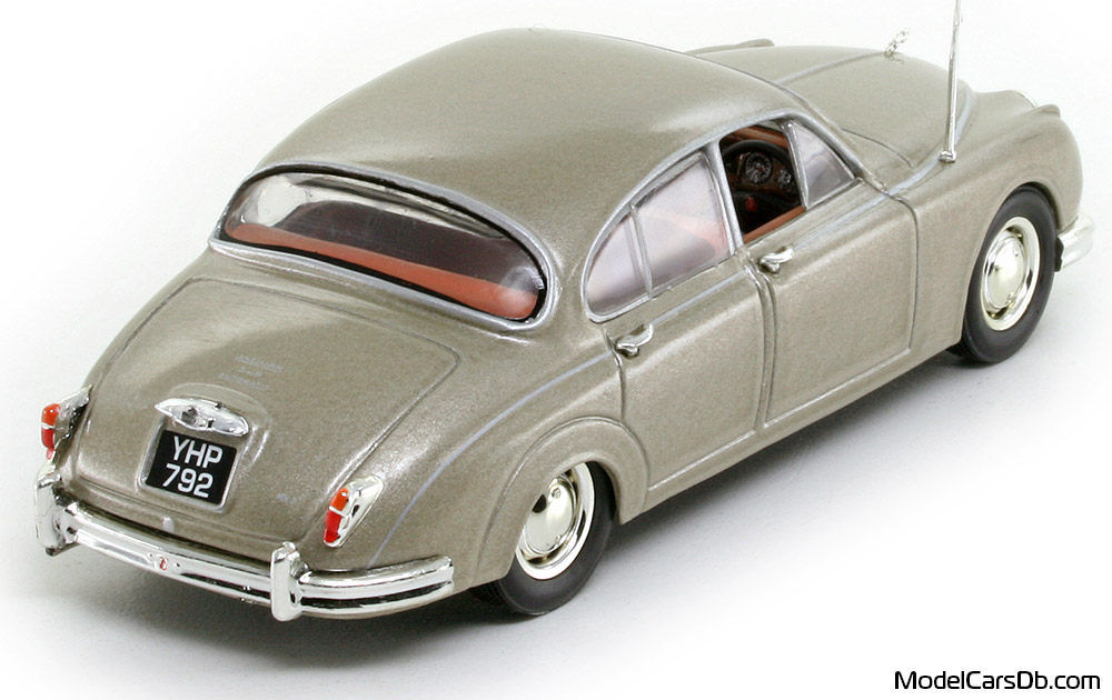 1960 - Jaguar Mark II Vitesse 1/43 (Gold) Rear right side