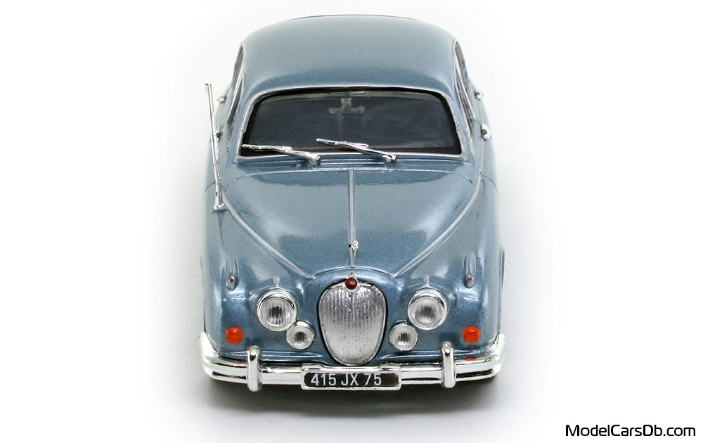 1960 - Jaguar Mark II Vitesse 1/43 (Blue) Front end