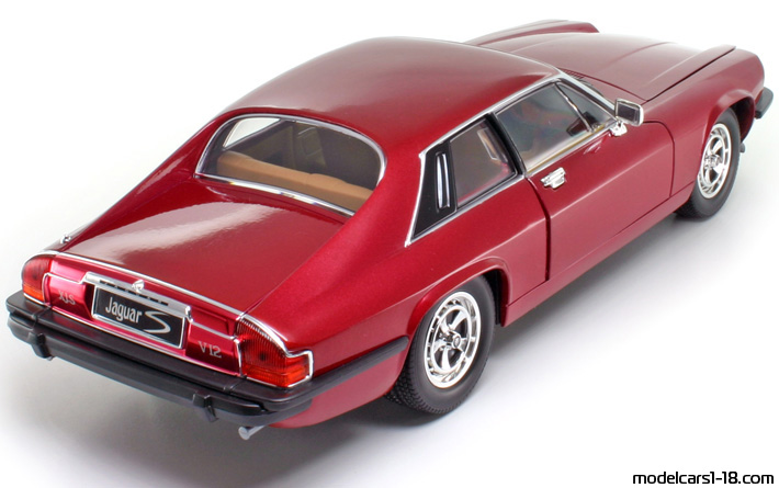 1975 - Jaguar XJ-S Road Signature 1/18 (Червен) Задна дясна страна