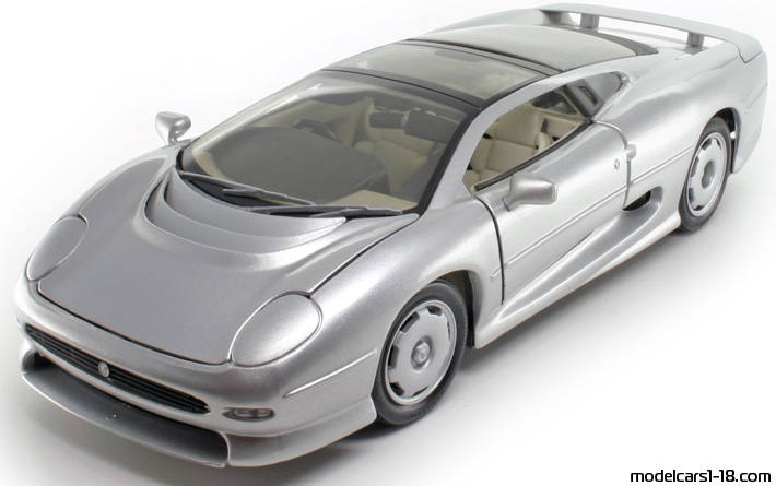 1992 - Jaguar XJ220 Maisto 1/18 - Vorne linke Seite