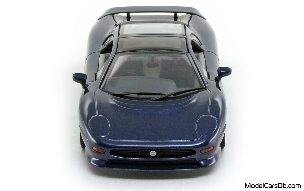 1992 - Jaguar XJ220 Minichamps 1/43 (Blue) Front end