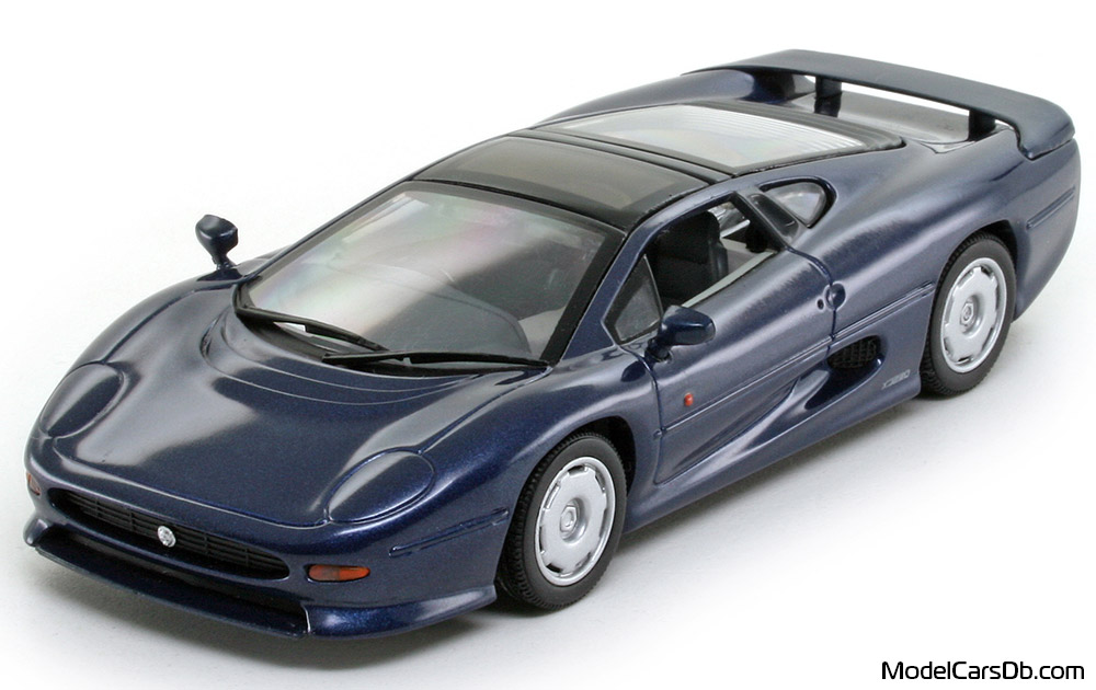 Jaguar XJ220 (coupe) 1992 Minichamps 1:43