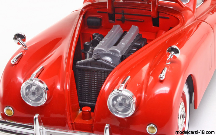 1949 - Jaguar XK120 (XK140) Signature Models 1/18 (Kрасный) Двигатель