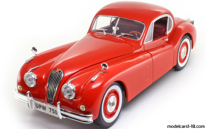 1949 - Jaguar XK120 (XK140) Signature Models 1/18 - Предна лява страна