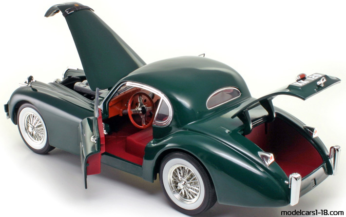 1949 - Jaguar XK120 Signature Models 1/18 (Green) Opening parts