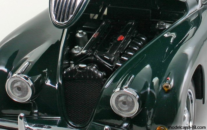 1955 - Jaguar XK140 Drophead Sun Star 1/18 (Grün) Motor