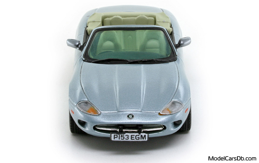 1996 - Jaguar XK8 Vitesse 1/43 (Blue) Front end