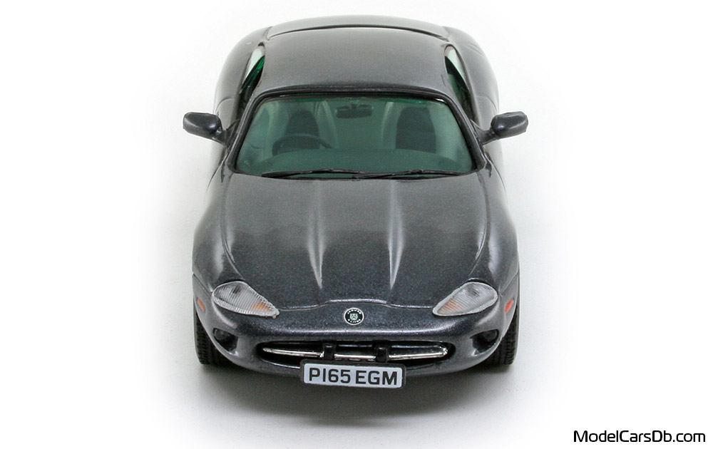1996 - Jaguar XK8 Vitesse 1/43 (Blue) Front end