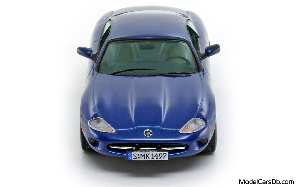1996 - Jaguar XK8 Vitesse 1/43 (Blue) Front end