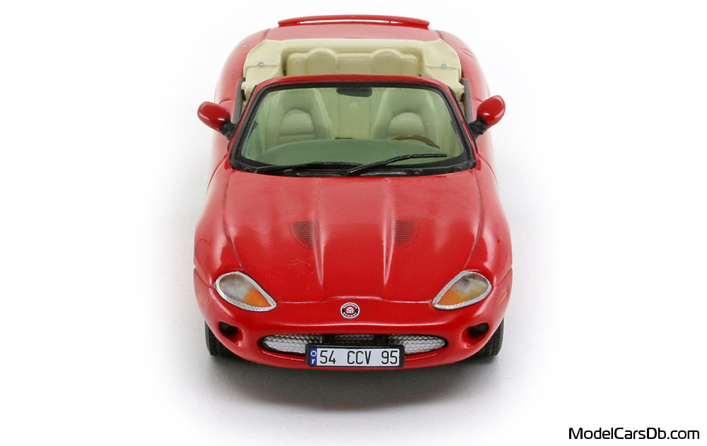 1998 - Jaguar XKR Vitesse 1/43 (Red) Front end