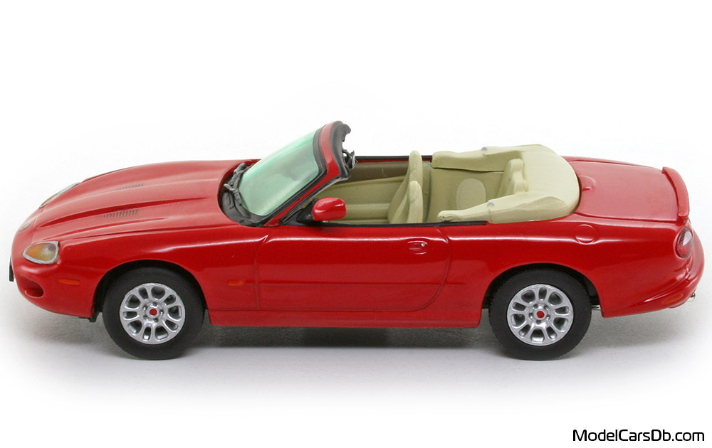 1998 - Jaguar XKR Vitesse 1/43 (Red) Side