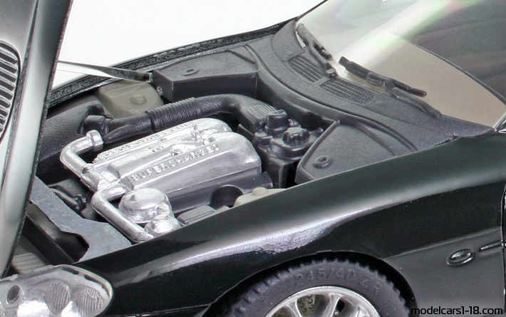 2000 - Jaguar XKR Solido 1/18 (Коричневый) Двигатель