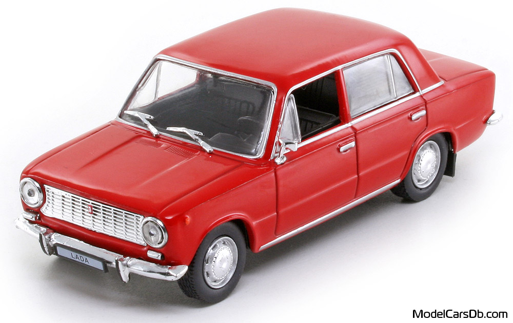 1970 - Lada Zhiguli (2101) DeAgostini 1/43 - Front left side